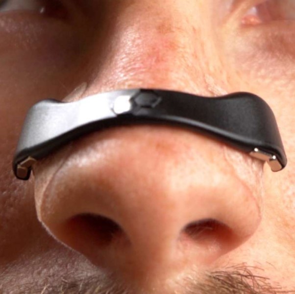Magnetischer Nasenstreifen für besseren Schlaf