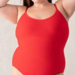 Body mit rundem Ausschnitt und dünnen Trägern