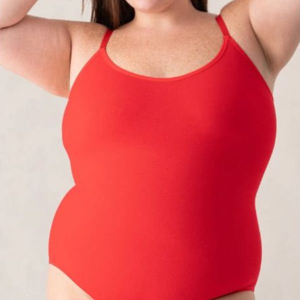 Body mit rundem Ausschnitt und dünnen Trägern