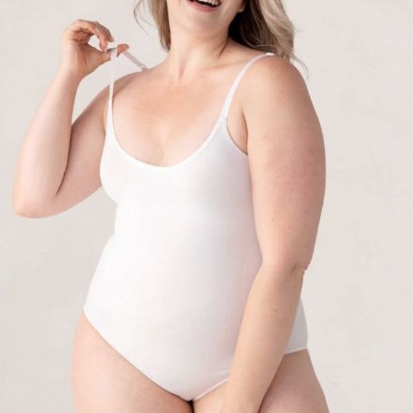 Body mit rundem Ausschnitt und dünnen Trägern